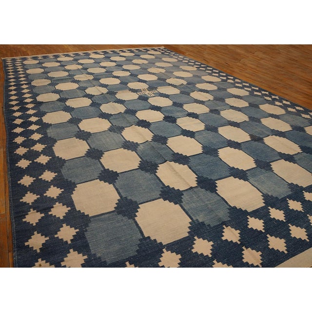 1930s Blue White Octagonal Antique Indian Cotton Dhurrie Rug 12'3" X 19' Flat Weave Cotton Carpet For Sale - Image 17 of 17