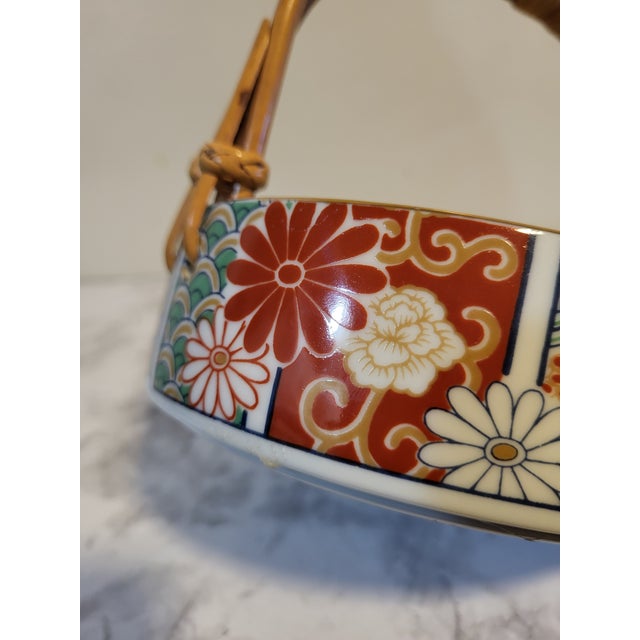 1920s Vintage Japanese Imari Porcelain Serving Bowl For Sale - Image 5 of 10