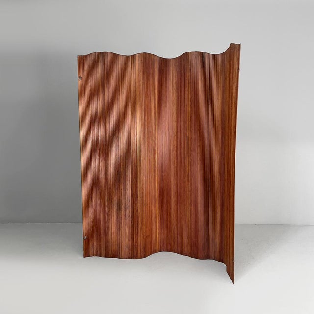 Mid-Century Modern Italian Self-Supporting Wooden Screen, 1950s For Sale - Image 4 of 18