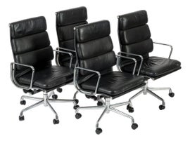 Example of Eames Office Chairs