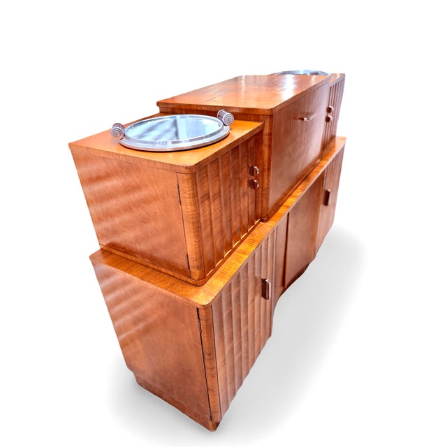 1930’s Art Deco Fluted Burr Walnut Cocktail Bar Server For Sale - Image 9 of 12