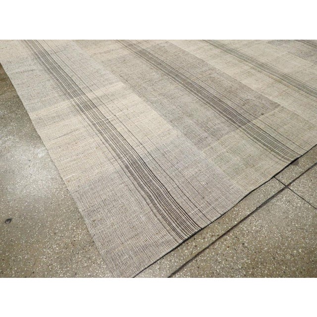 Galerie Shabab Collection Mid-20th Century Turkish Flatweave Kilim Room Size Carpet For Sale In New York - Image 6 of 8