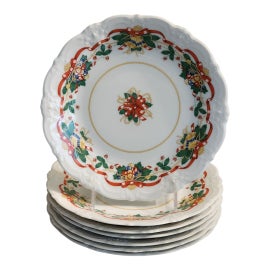 Example of American Classical Holiday Dinnerware