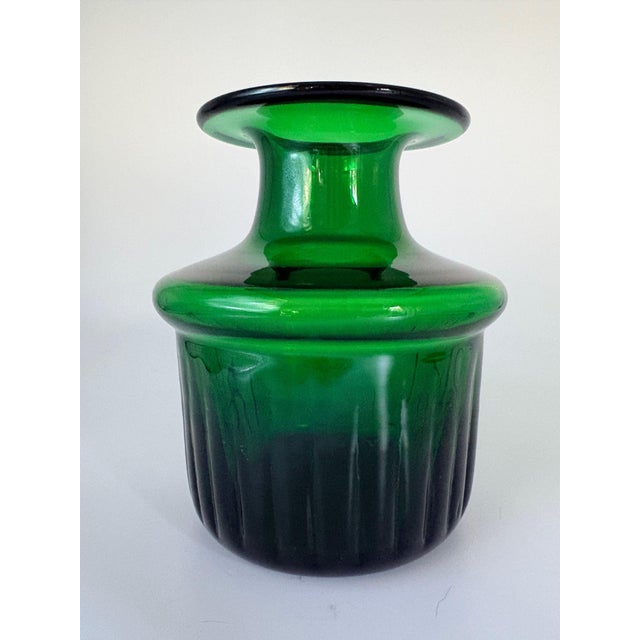 Mid-Century Emerald Green Glass Collar Vase attributed to Bertil Vallien for Boda / Åfors, 1960s For Sale - Image 14 of 14