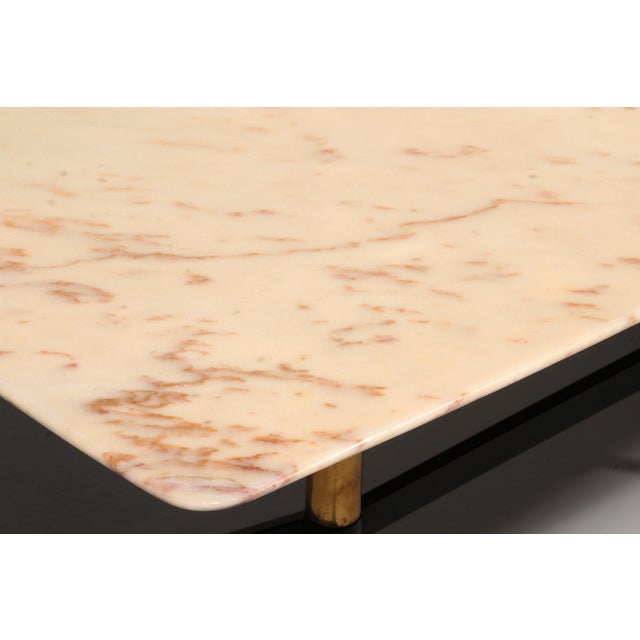 Beige Coffee Table in Marble and Metal Brass in the style of Gio Ponti, Italy, 1960s For Sale - Image 8 of 10