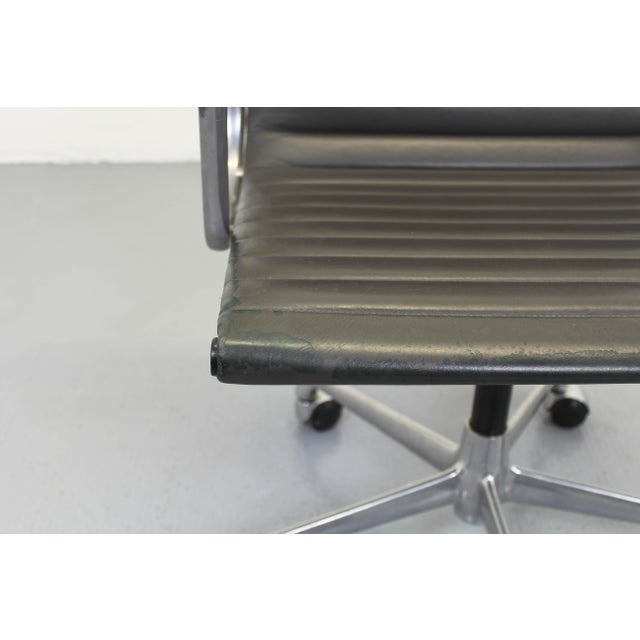 Metal EA117 Office Chair by Charles & Ray Eames for Herman Miller, 1980s For Sale - Image 7 of 16