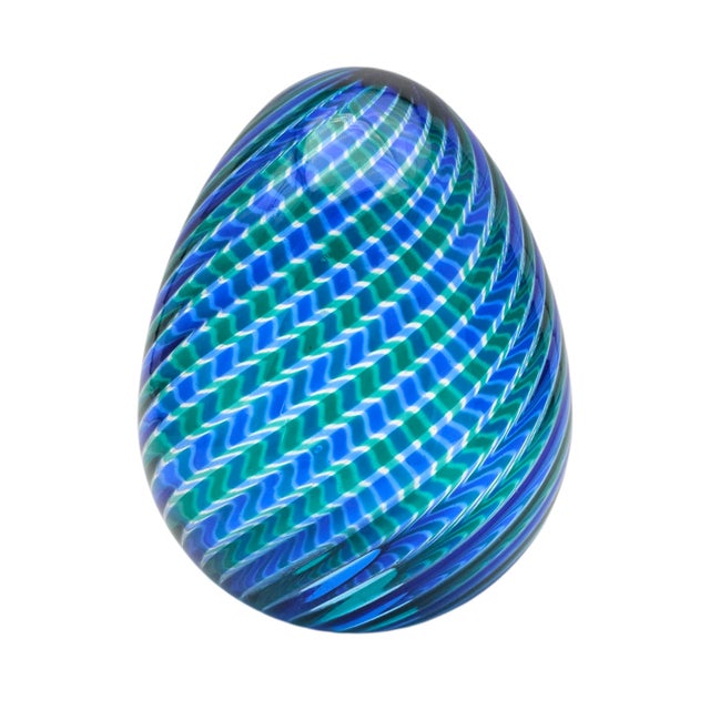 Contemporary Signed Venini Murano Canne Ritorte Blue & Green Art Glass Egg Sculpture, 1970s 7" For Sale - Image 3 of 11