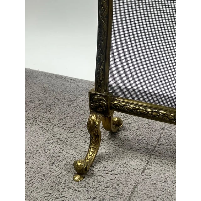 Antique French Art Nouveau Brass Firescreen With Floral & Ribbon Bouquet For Sale In New York - Image 6 of 12