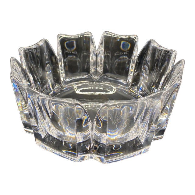 Mid 20th Century Orrefors Crystal Bowl Sweden Eight Leaf Signed Scandinavian Art Glass Bowl For Sale