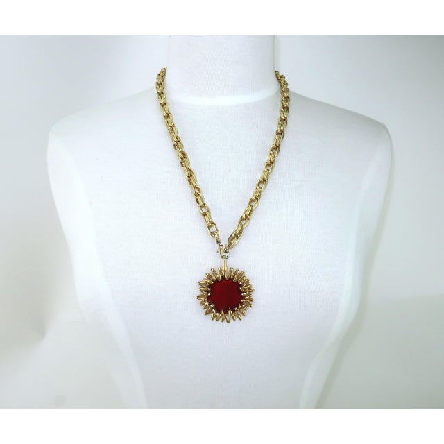 Jomaz Gold Plated Sunburst Pendant Chain Link Necklace c.1970 For Sale - Image 11 of 12