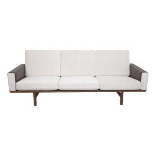 GE236 Sofa by Hans J. Wegner in Bouclé Upholstery from Dedar Milano, 1980s For Sale