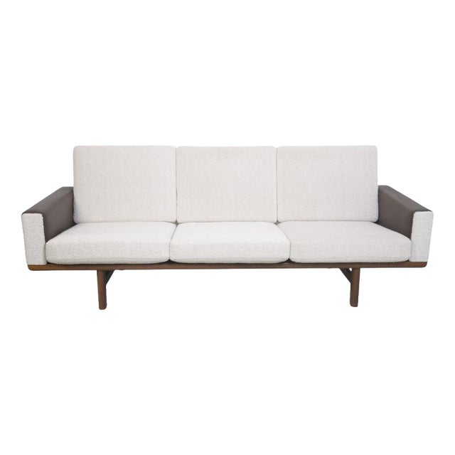 GE236 Sofa by Hans J. Wegner in Bouclé Upholstery from Dedar Milano, 1980s For Sale