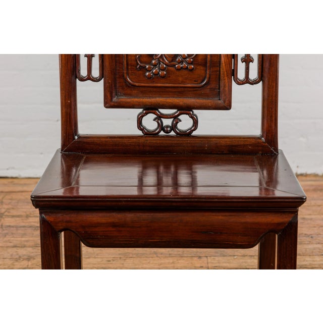 Early 20th Century Qing Dynasty Period Rosewood Side Chair with Carved Splat and Grapevine Motif For Sale - Image 5 of 12