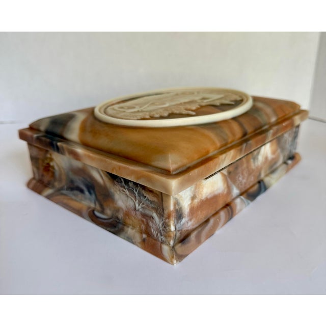 Vintage Avondale Marbled Crushed Glass Jewelry Box With Rolls Royce Silver Ghost 1923 Relief For Sale - Image 11 of 12