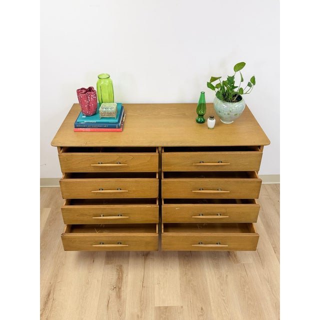 Vintage Davis Cabinet Co MCM Atomic 8 Drawer Dresser With Wood Pulls Clean Lines For Sale - Image 13 of 15