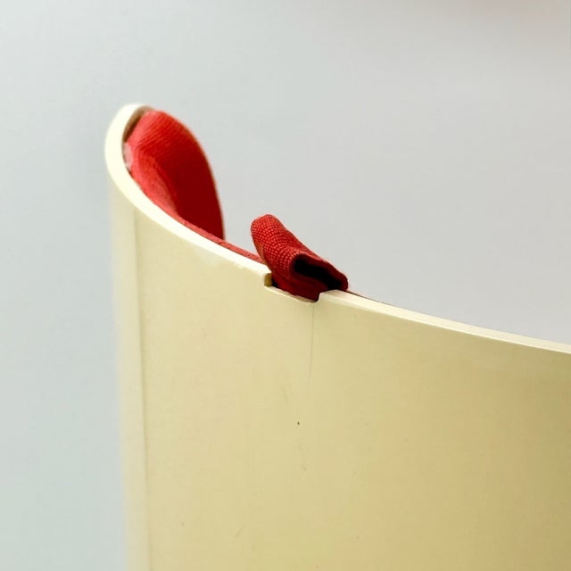 1970s Silvi Dressing Table and Chair in Beige Plastic and Coral Red Upholstery from Fain Kastilia, 1970s, Set of 2 For Sale - Image 5 of 18