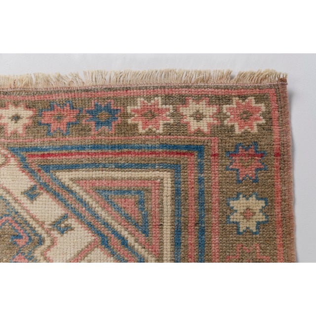 Off-white 1960s Eclectic Living Room or Kitchen Rug For Sale - Image 8 of 10
