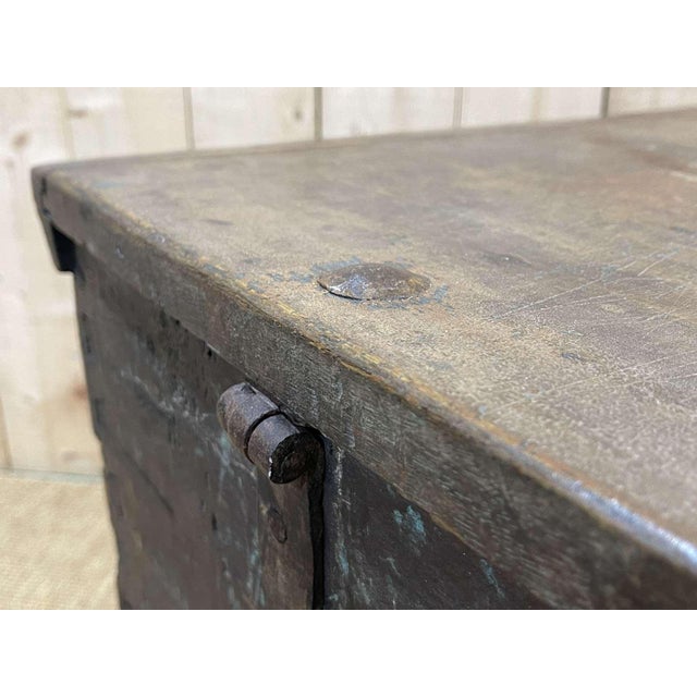 Wood Antique Chest in Oak and Fir, 1600s For Sale - Image 7 of 18