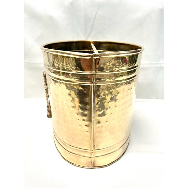 Metal 1980s Hammered Brass Magazine Holder - Hollywood Regency Magazine Rack With Tassel Detail For Sale - Image 7 of 11