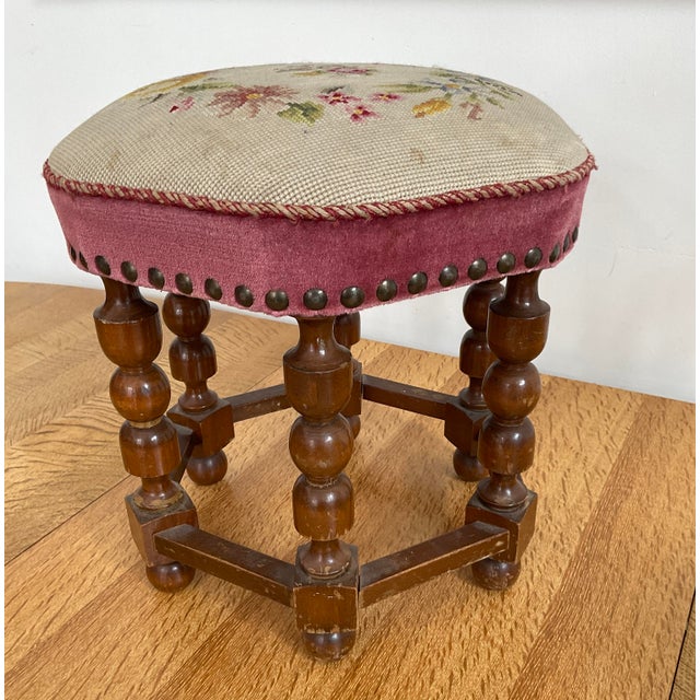 Charming, tactile, and full of personality! This 20th-century Scandinavian oak stool is the perfect blend of classic...