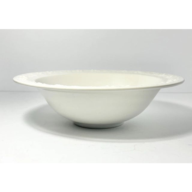 American 1940s Homer Laughlin “Vintage (Grape)” Round Ceramic Serving Bowl For Sale - Image 3 of 4