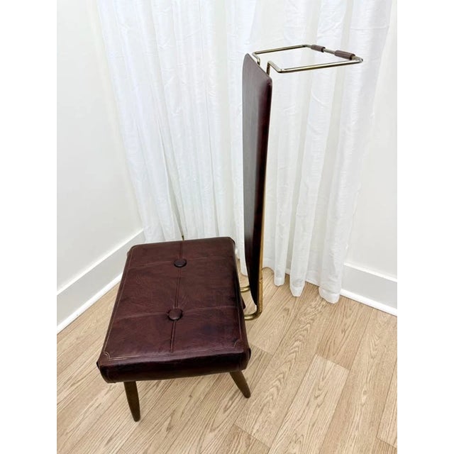 Mid-Century Modern Vintage MCM Pearl Wick – Brown Faux Leather Valet Dressing Chair For Sale - Image 3 of 8