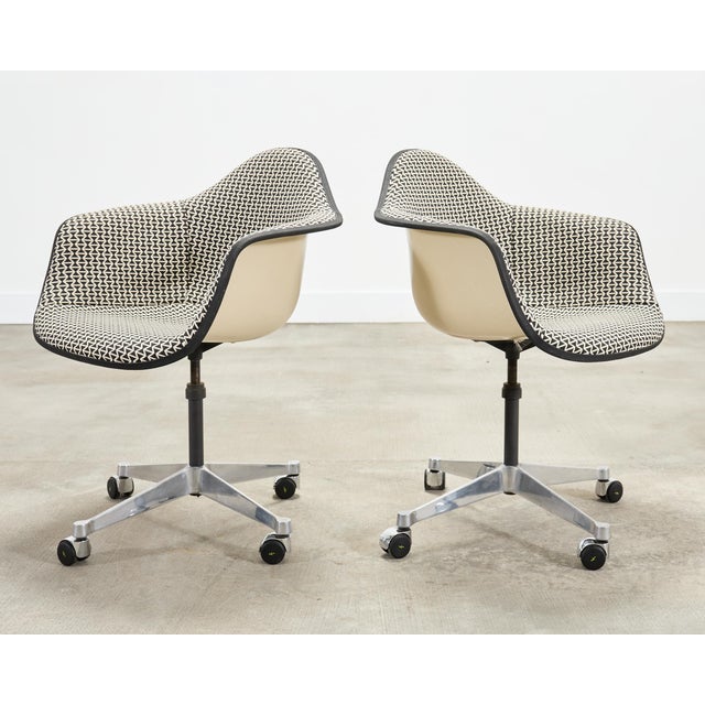 Pair of Mid-Century Charles Eames for Herman Miller Office Chairs For Sale - Image 9 of 18