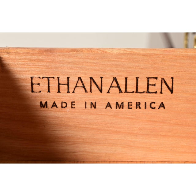 Ethan Allen Georgian Inlaid Mahogany Lighted Breakfront Bookcase Cabinet For Sale - Image 9 of 14