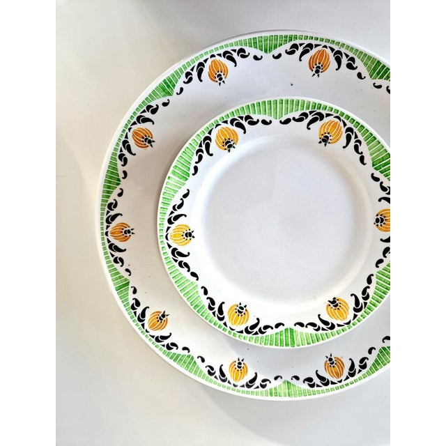 French Art Deco Maroussia Dessert Set from Sarreguemines, 1930s, Set of 8 For Sale - Image 4 of 10
