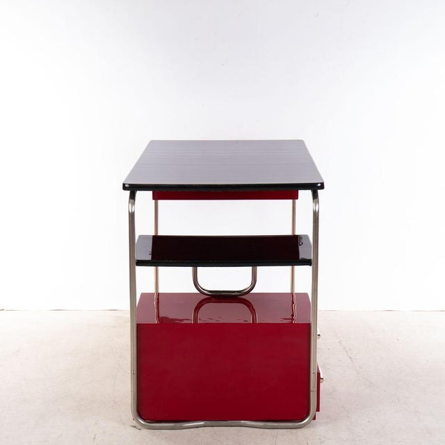 Small Vintage Bauhaus Desk in Red and Black Lacquered, 1930s For Sale - Image 6 of 8