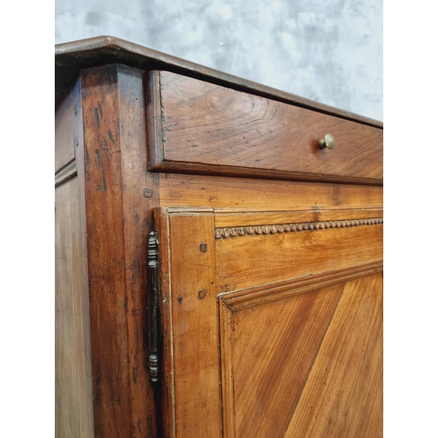 Antique Buffet in Cherry and Mahogany For Sale - Image 12 of 18