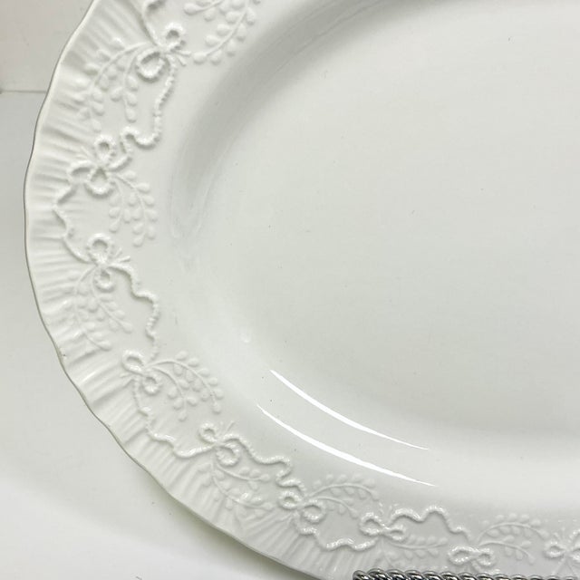 Ceramic 1989 Vintage English Americana Wedgwood for Ralph Lauren Le Blanc Claire Dinnerware Serving Platter For Sale - Image 7 of 10
