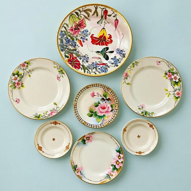 Vintage Floral Wall Plate Grouping - Set of 7 Antique & Vintage Chinese & Japanese Plates For Sale - Image 17 of 17