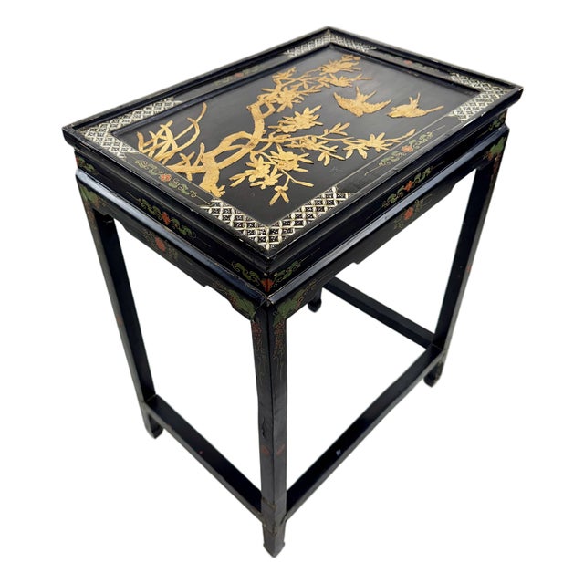 Vintage Black Lacquer Chinoiserie Side Table With Gilt Birds and Floral Motifs For Sale