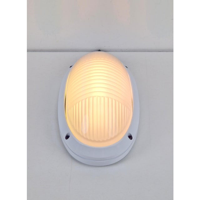 Vintage Simes Outdoor lamp wall lamp metal glass ’80 Italy white oval Vintage outdoor lamp from the Italian brand Simes...