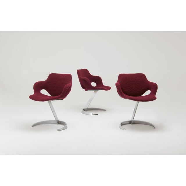 Boris Tabacoff Sculptural Scimitar Dining Table and Chairs in Burgundy Bouclé by Boris Tabacoff for Mobilier Modulaire Moderne, 1970s, Set of 6 For Sale - Image 4 of 18
