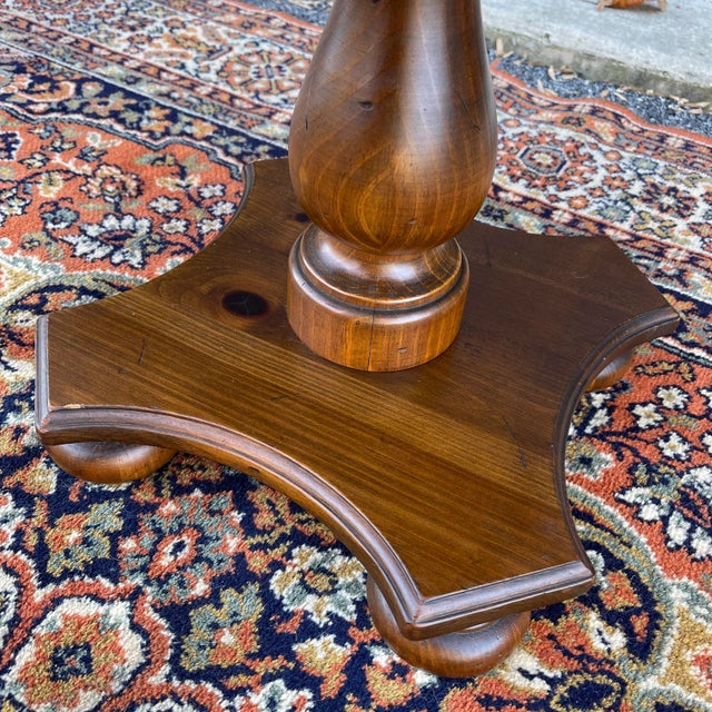 Vintage Ethan Allen by Baumritter Antiqued Pine Rustic Traditional Square Accent or Side Table (12-8054) For Sale In Philadelphia - Image 6 of 12