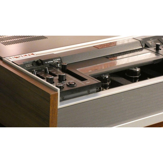 As collectors, the first professional vcr in modern history. 26 kg. Of professional reader and very expensive quality from...