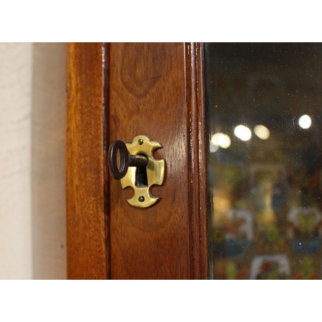 Late 18th to Early 19th Century George III Period Hanging Corner Cabine For Sale In Raleigh - Image 6 of 8