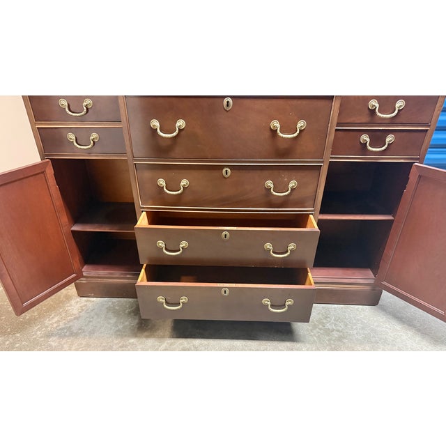 1970s Federal Style Henredon Breakfront China Cabinet For Sale - Image 14 of 18
