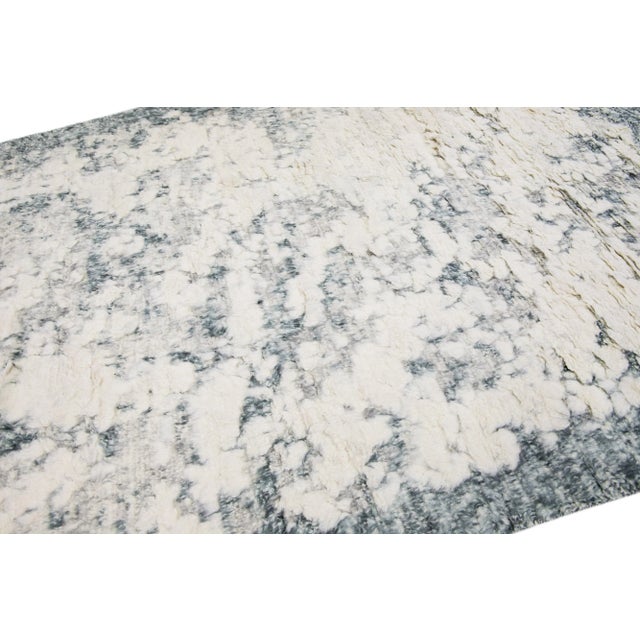 2020s Abstract Handmade Modern Moroccan Style Wool Rug in Ivory & Gray For Sale In New York - Image 6 of 7