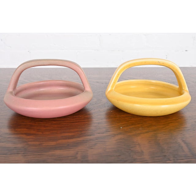 Rookwood Pottery Arts & Crafts Glazed Ceramic Pink Handled Bowl or Ashtray, 1919 For Sale - Image 10 of 11