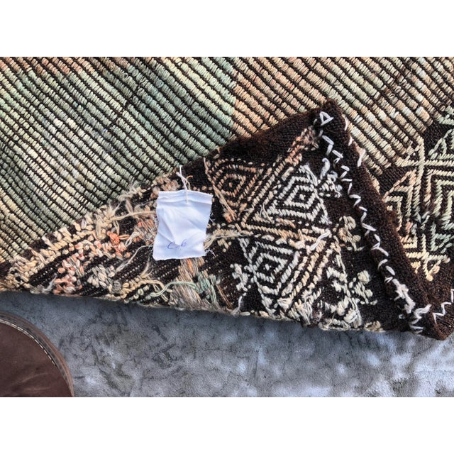 1960s Vintage Handwoven Turkish Tribal Kilim Rug - 5′ × 10′3″ For Sale - Image 4 of 9