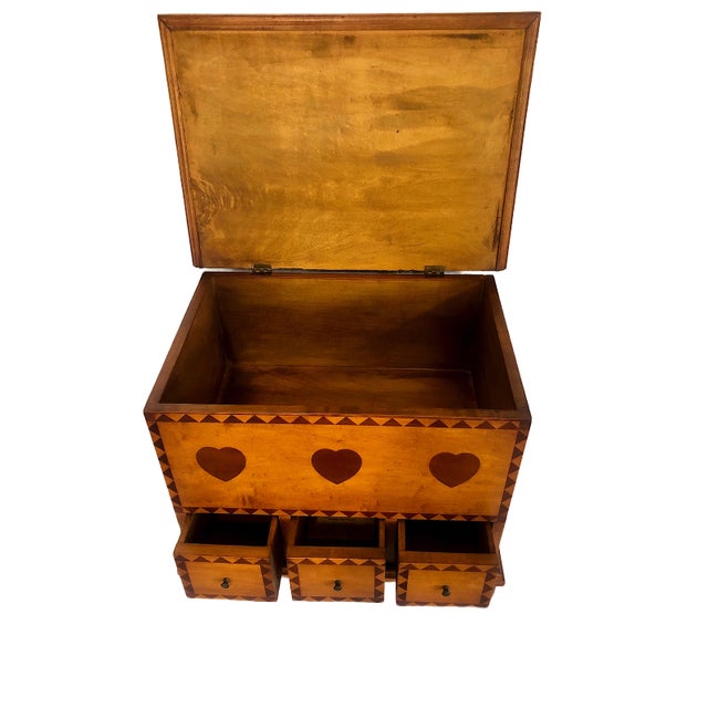 American New England-Style Inlaid Maple Sewing Box, by Eldred Wheeler For Sale - Image 3 of 9