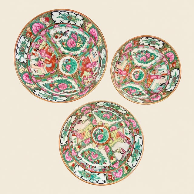 Chinoiserie Vintage Famille Rose Bowls Set of Three For Sale - Image 3 of 11