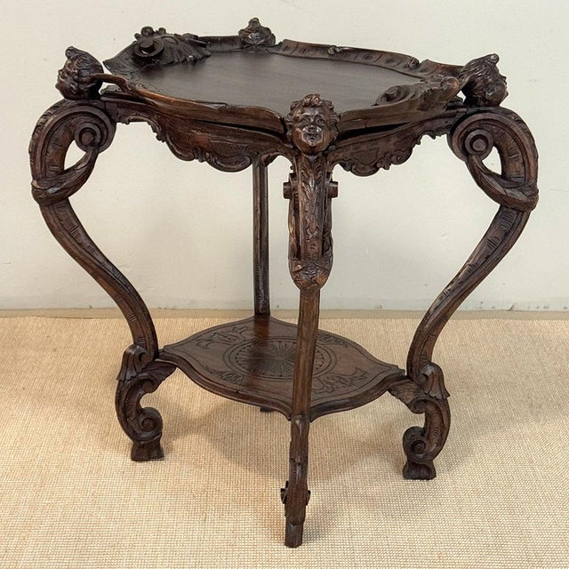 19th Century Italian Carved Walnut End Table With Removable Tray For Sale - Image 4 of 18