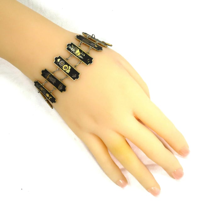 Vintage gold-filled Japanese niellowork bracelet 1940s. Narrow rectangular links of classic incised niellowork, with the...