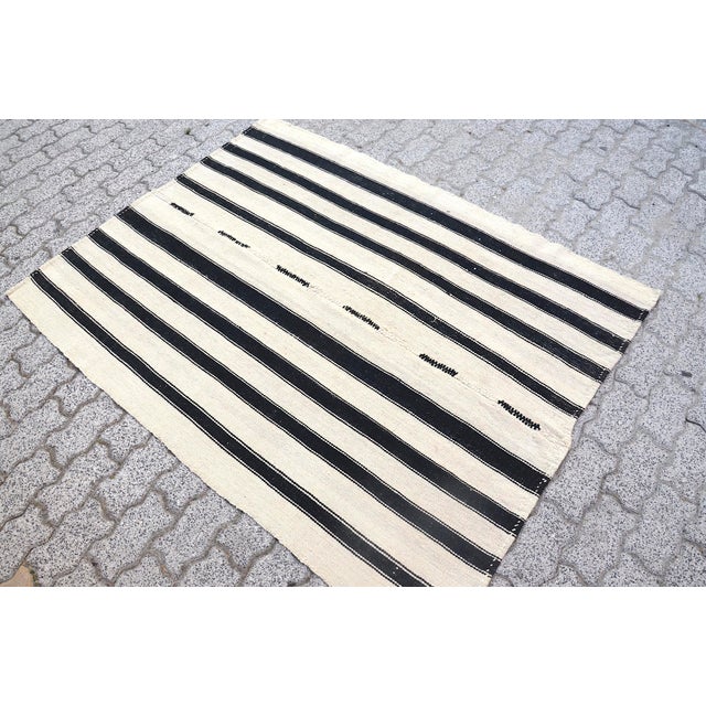 1960s Traditional Turkish Stipe Kilim Rug For Sale - Image 6 of 11
