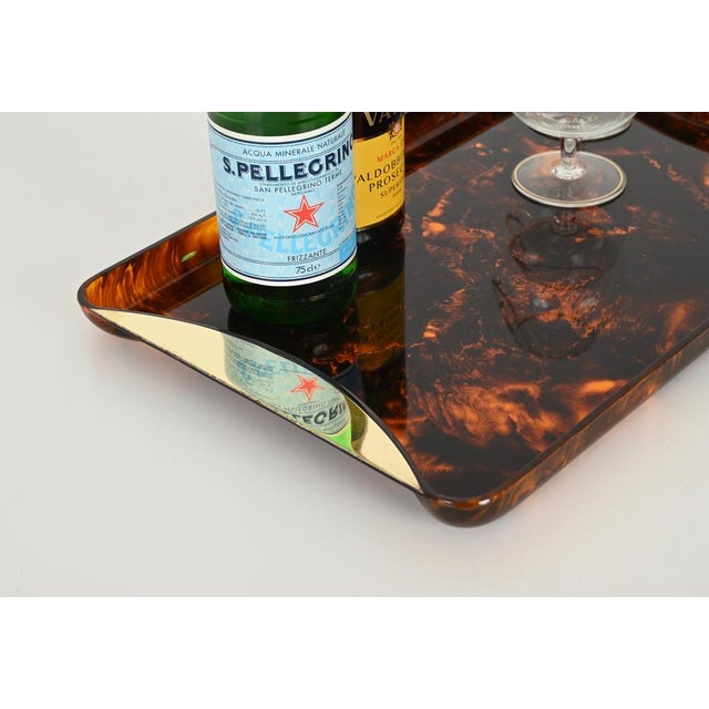 Guzzini Large Tortoiseshell Effect Acrylic and Brass Serving Tray from Guzzini, 1970 For Sale - Image 4 of 15