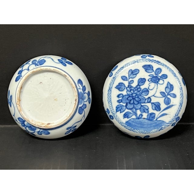 Blue Late 19th Century Chinese Art Porcelain Blue and White Round Pill Box For Sale - Image 8 of 10